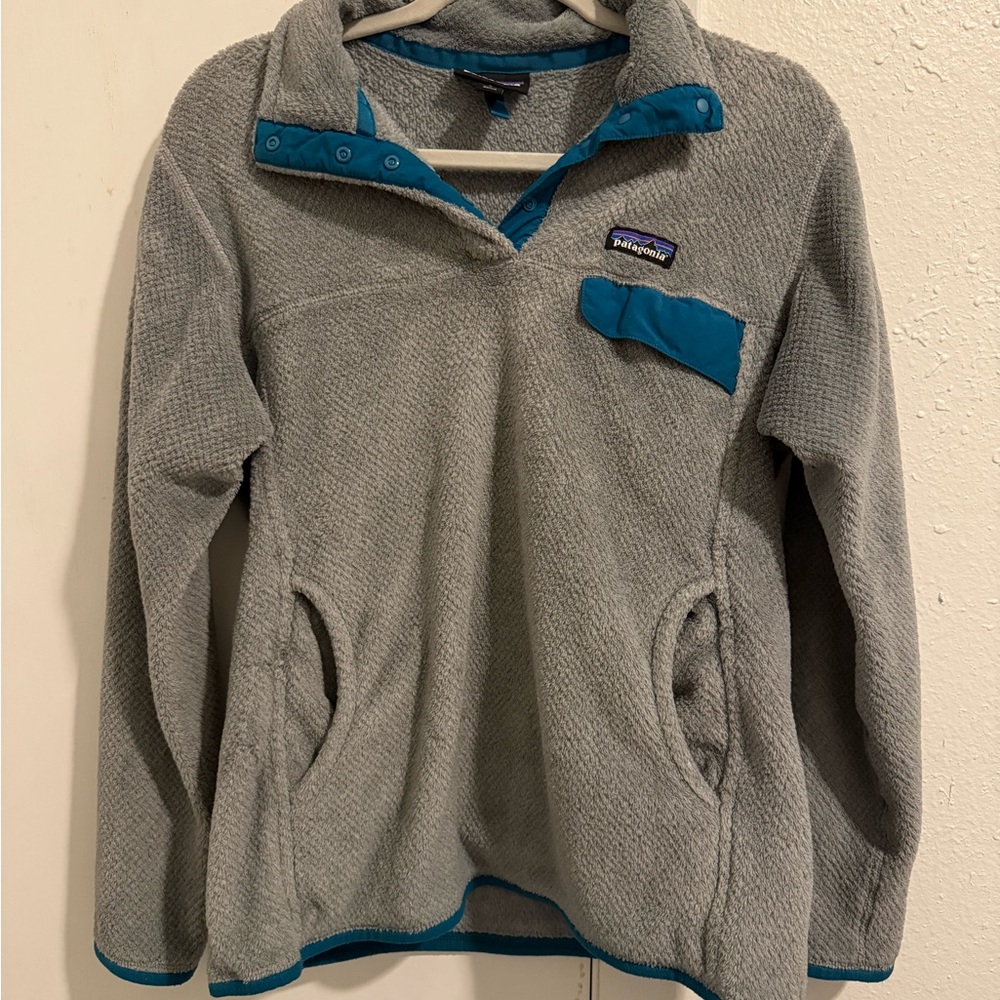 Patagonia Gray and Blue Fleece Jacket